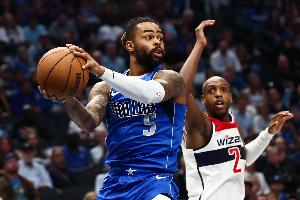 拉塞尔NBA生涯单场数据之最:52分 11篮板 17助攻 7抢断 3盖帽