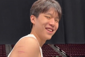 NBA生涯第二年有什么感觉吗?杨瀚森:还是一如既往的 哈哈哈