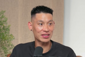 林书豪回忆CBA趣事:在客场吃饭时 好几人突然端上来一整只烤全羊