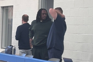 要来这入职?美记:前NBA球员隆多今日现身尼克斯训练营